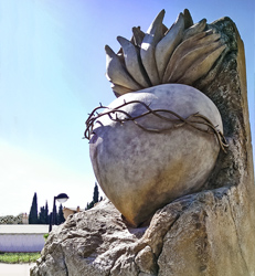 Zigurat Creación | Monumento en cemento para jardín