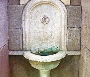 Zigurat Creación | Fuente piedra jardín